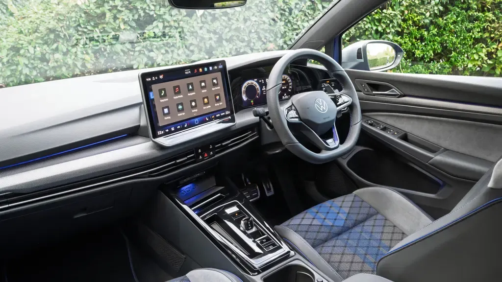 Golf R
