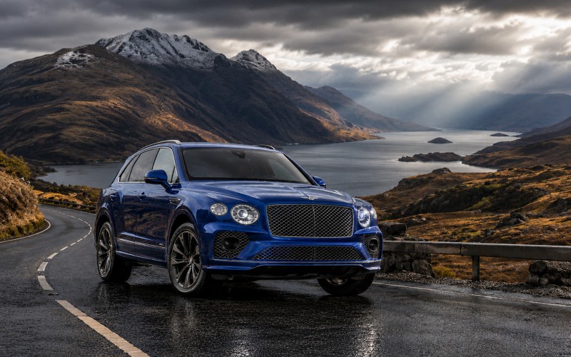 Chauffeur or Self-Drive in Glasgow: Which to Book