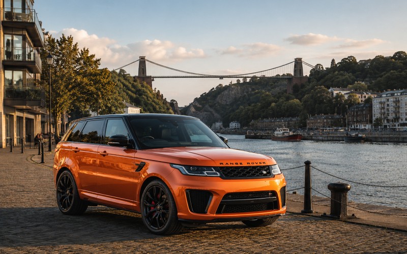 Hiring a Luxury Car in Bristol: Prices, Routes and Venues