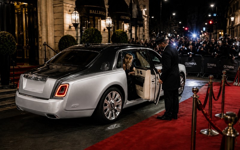 Red Carpet Arrivals: Choosing the Car and the Timing